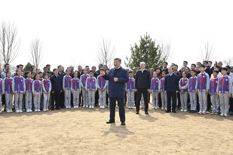 习近平在参加首都义务植树活动时强调
为山川大地增添锦绣
让中国式现代化底色更加亮丽
李强赵乐际王沪宁蔡奇丁薛祥李希参加「相关图片」