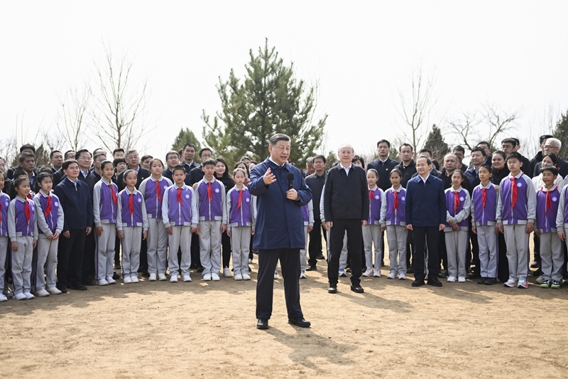 习近平在参加首都义务植树活动时强调
为山川大地增添锦绣
让中国式现代化底色更加亮丽
李强赵乐际王沪宁蔡奇丁薛祥李希参加「相关图片」