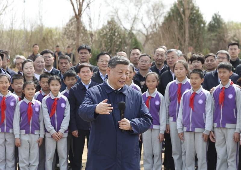 习近平在参加首都义务植树活动时强调
为山川大地增添锦绣
让中国式现代化底色更加亮丽
李强赵乐际王沪宁蔡奇丁薛祥李希参加「相关图片」